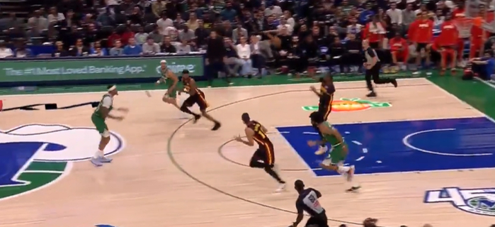 库明加超远三分绝杀！不可思议进球震撼全场