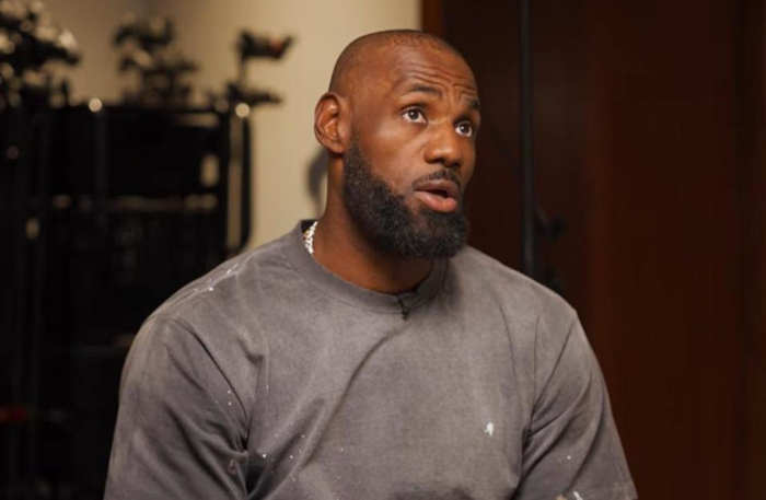 詹姆斯：里夫斯独特移动方式打破篮球风格定式