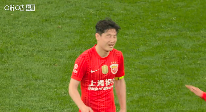 武磊两次吊射空门偏出 海港2-1险胜云南玉昆