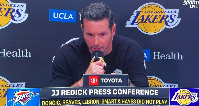 雷迪克调整轮换阵容换下八村 强调团队拼搏精神